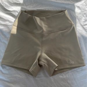 Alo Yoga Short